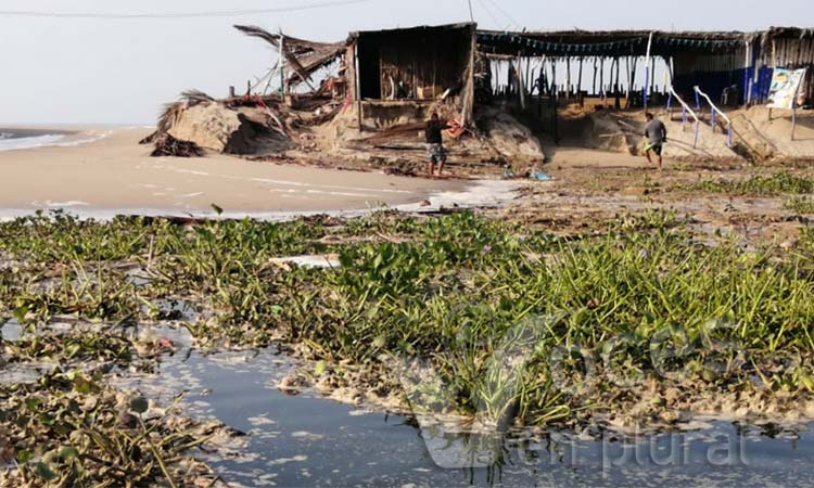 Mar de fondo causa daños en playas de Coyuca de Benítez, informa Protección Civil