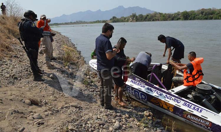Rescatan el cuerpo del joven ahogado en el río Balsas