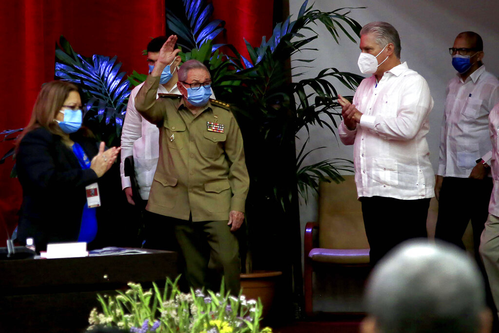 Renuncia Raúl Castro a ser el máximo dirigente del Partido Comunista de Cuba