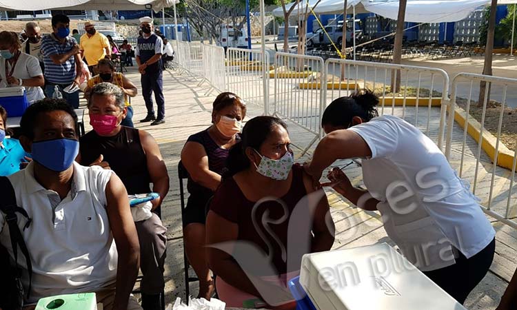 Se han vacunado a casi 13 mil personas de 50 a 59 años en Acapulco y La Montaña
