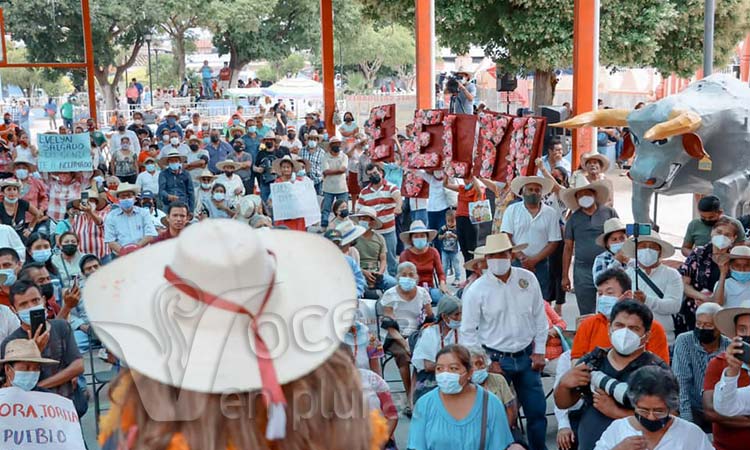 Sus opositores son los que deben deslindarse de la corrupción, señala Evelyn Salgado