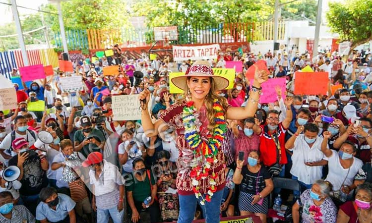 Recorre Evelyn Salgado El Coloso y la colonia Icacos en Acapulco