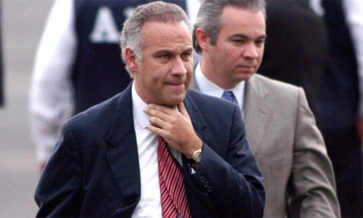 El País: Collado sacó millones de empresas que lavaron a Sinaloa
