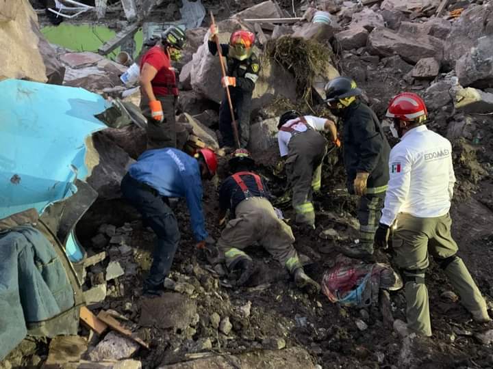 Rescatan cuerpos en zona del Chiquihuite Tlalnepantla