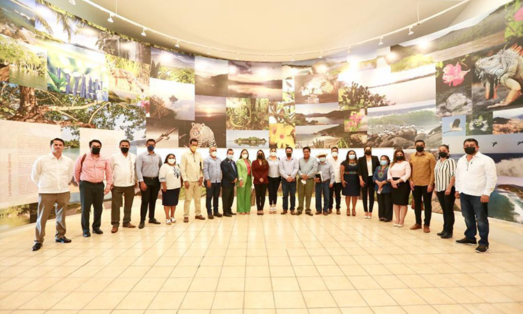 Encabeza Evelyn Salgado reunión de trabajo con 16 presidentas y presidentes municipales de la región Norte